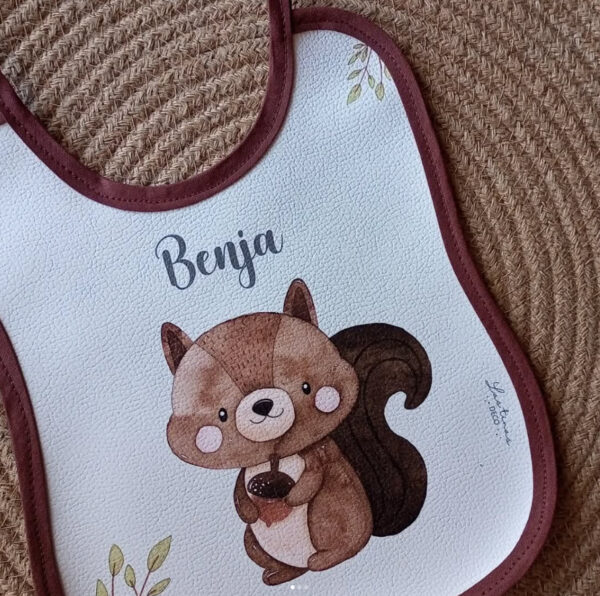 Baberos personalizados de ecocuero